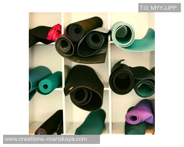 提升瑜伽体验，选择适合的瑜伽垫、瑜伽砖和配件让练习更舒适高效